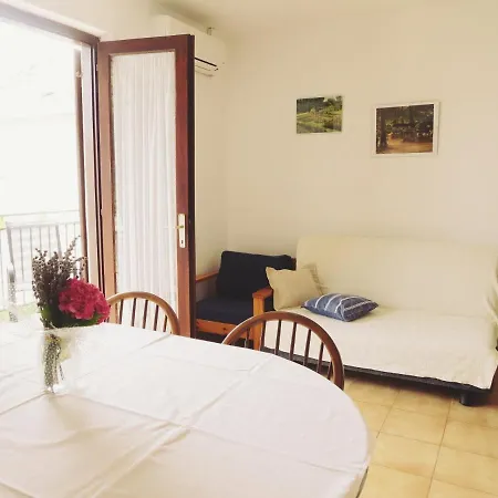 With A Parking Space Malinska, Krk - 19290 Apartman Malinska