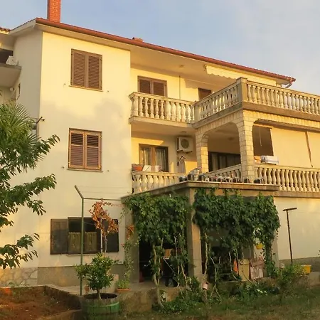 Apartment With A Parking Space Malinska, Krk - 19290 *