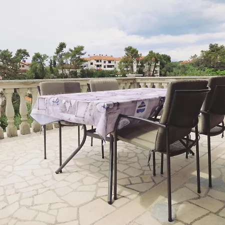 With A Parking Space Malinska, Krk - 19290 Apartman Malinska