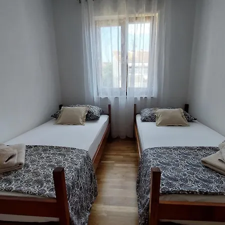 With A Parking Space Malinska, Krk - 19290 Apartmán Malinska