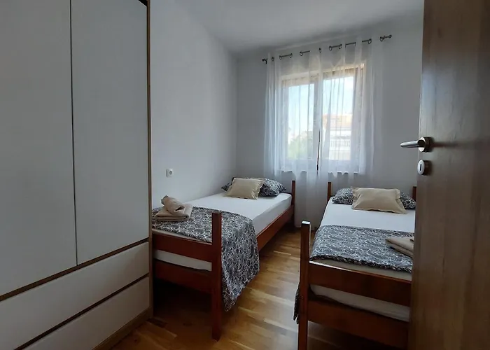With A Parking Space Malinska, Krk - 19290 Apartmán